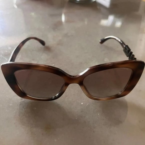 New Chanel CH 5422 B Sunglasses - Picture 6 of 8